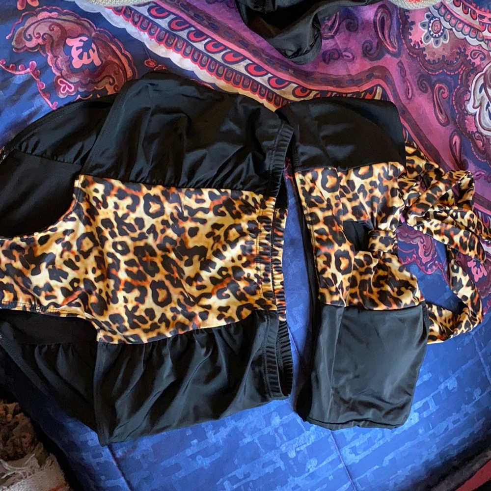 Size XL swimsuit. 2 piece. Bottoms are high wasted